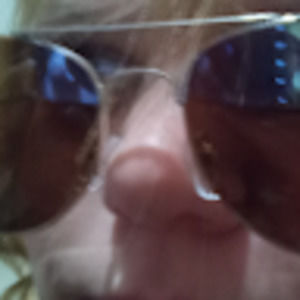 Meet your Posher, Dakota